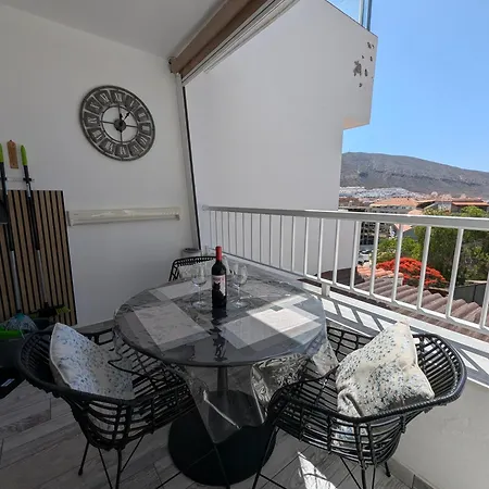Cozy In Cristianos Apartament *